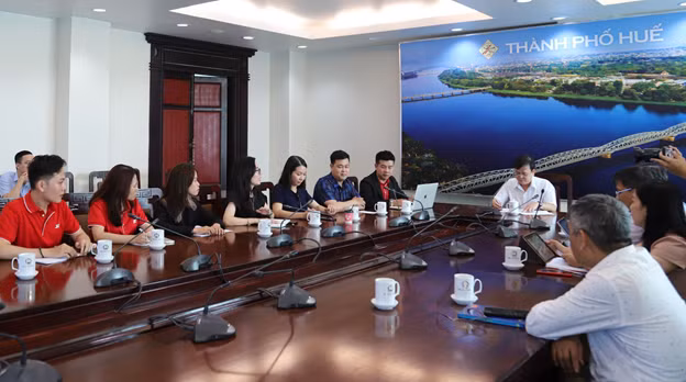 J&T Express hợp tác với Huế phát triển chiến lược 'địa phương hóa' ảnh 2