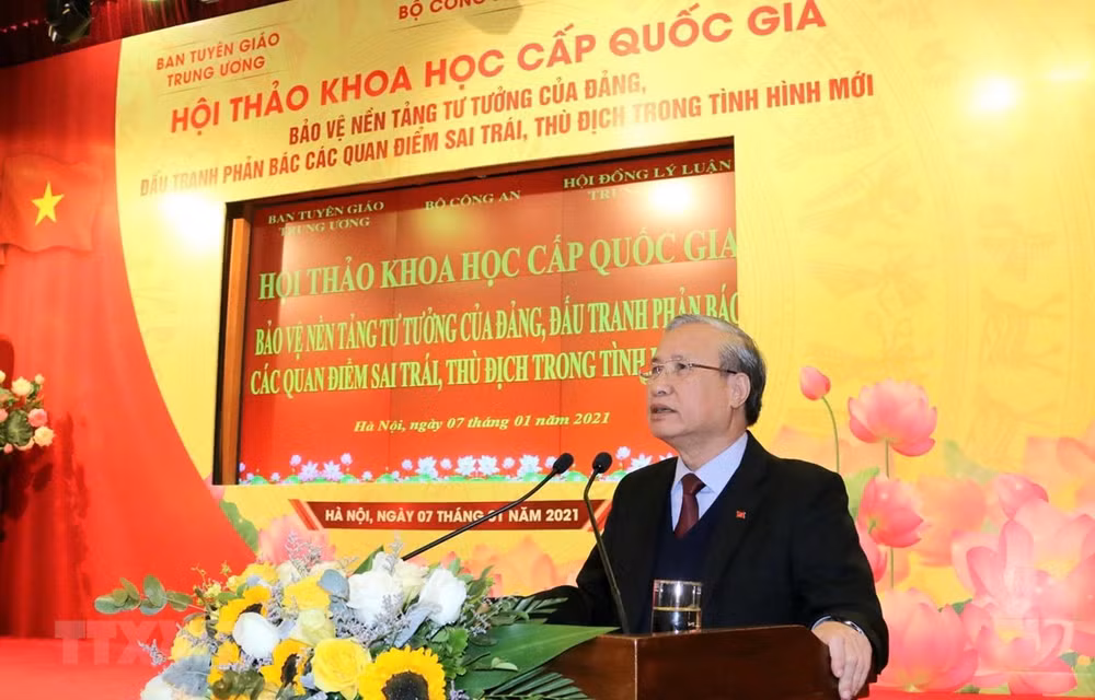 Bảo vệ nền tảng tư tưởng của Đảng - Nhiệm vụ trước hết của đảng viên ảnh 2