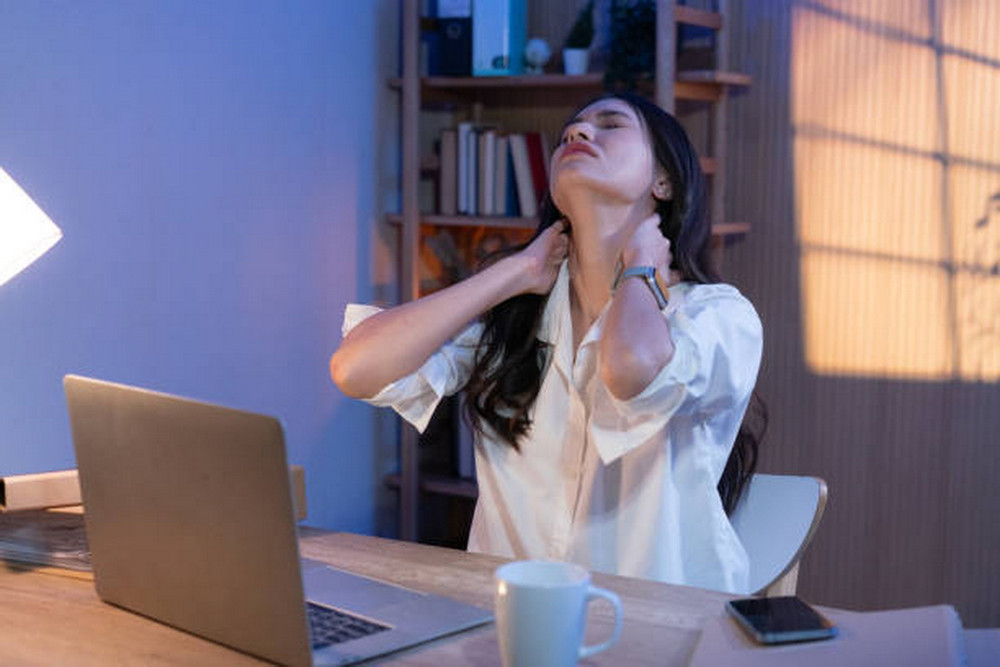 h đau mỏi vai gáy?