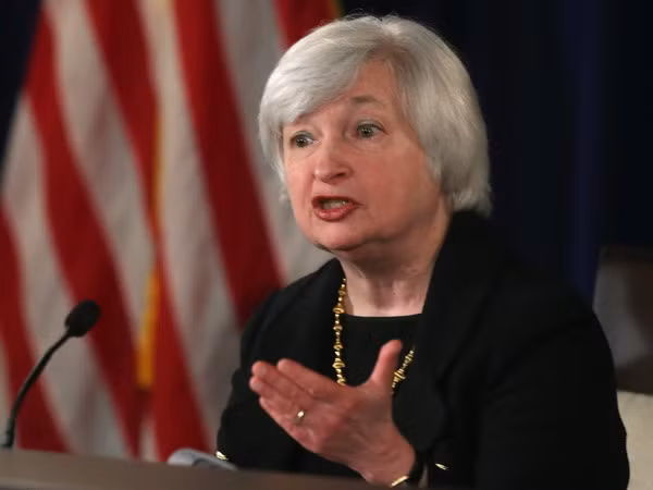 Vàng giảm giá mạnh sau thông tin Fed có thể sớm nâng lãi suất ảnh 1