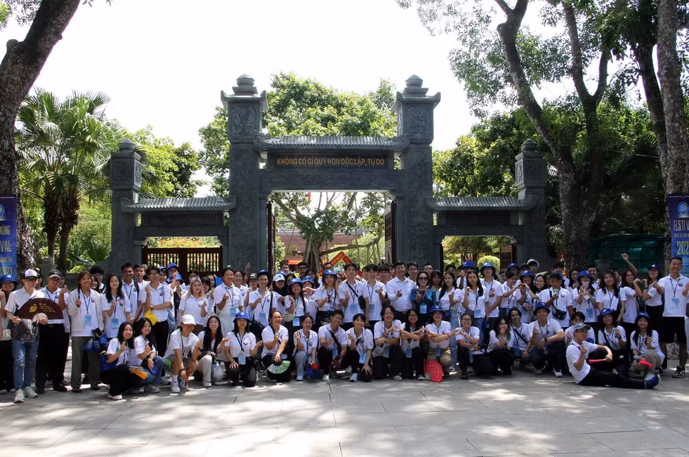 ttxvn_thanh nien kieu bao.jpg