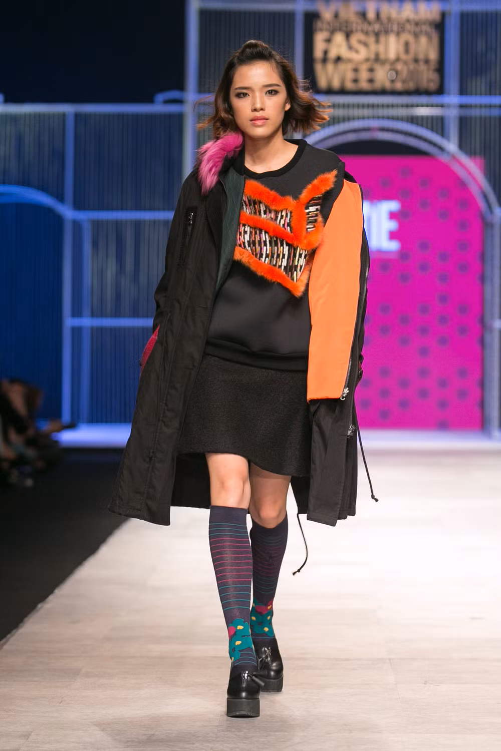Những cô nàng Rock Chic hiện đại trong các thiết kế ready-to-wear ảnh 9