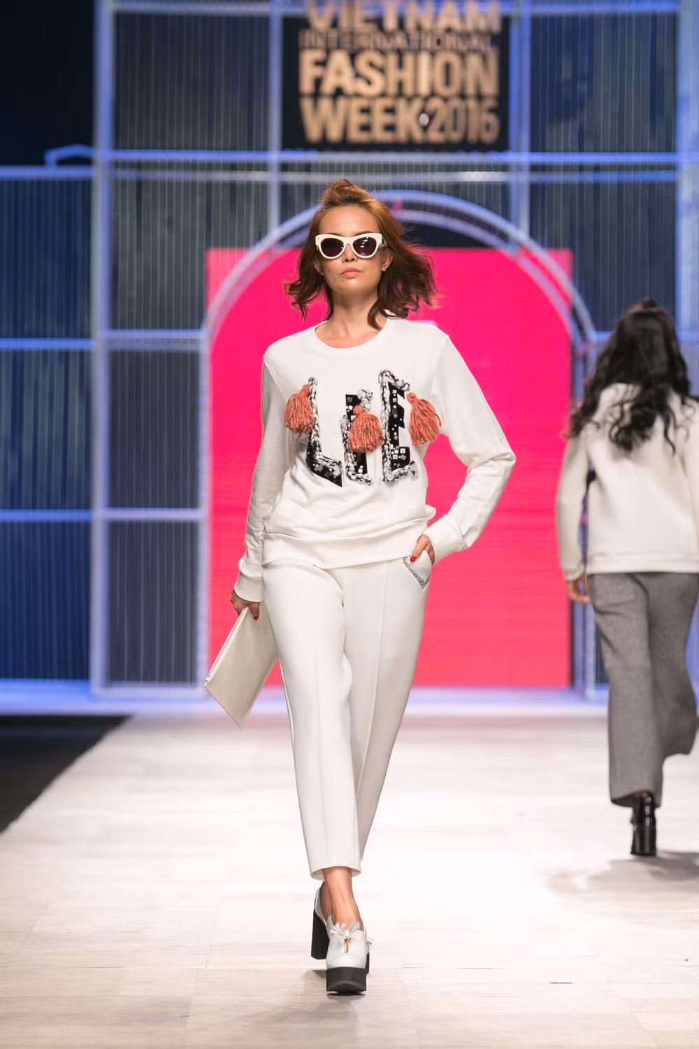 Những cô nàng Rock Chic hiện đại trong các thiết kế ready-to-wear ảnh 6