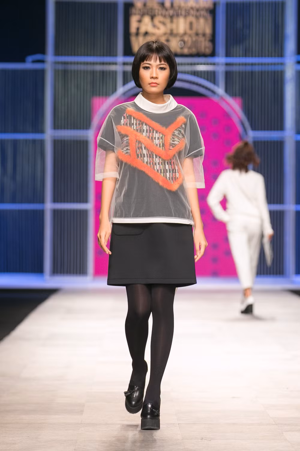 Những cô nàng Rock Chic hiện đại trong các thiết kế ready-to-wear ảnh 7
