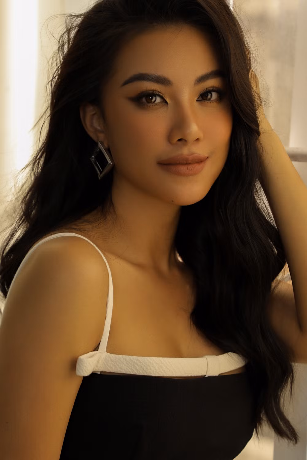 [Photo] Kim Duyên cực quyến rũ, khoe có ‘tin vui’ trong năm mới ảnh 5