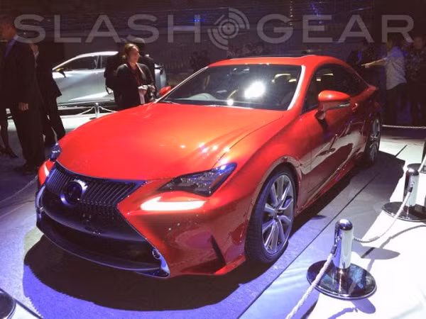 Hãng Lexus tiết lộ thêm thông tin về mẫu RC coupe mới ảnh 1