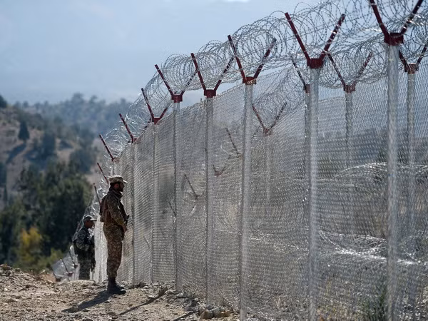 Mỹ cam kết ủng hộ đối thoại giữa Pakistan và Afghanistan ảnh 1