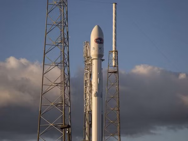 SpaceX phóng thành công vệ tinh quan trắc khí hậu không gian sâu ảnh 1