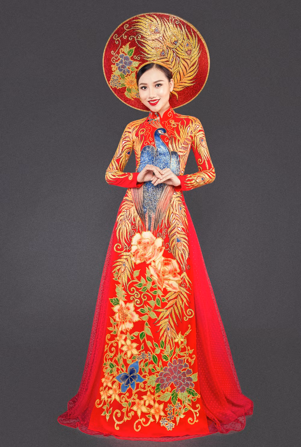 Thu Thảo lộng lẫy trang phục dân tộc tranh giải nhan sắc quốc tế ảnh 2