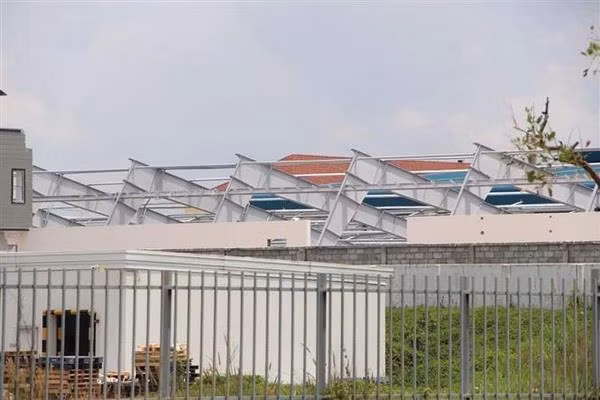 Sập khung nhà xưởng làm 3 người thương vong tại Bình Dương ảnh 1