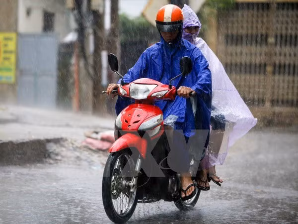 Vùng núi Bắc Bộ mưa to, khu vực Trung Bộ nắng nóng diện rộng ảnh 1