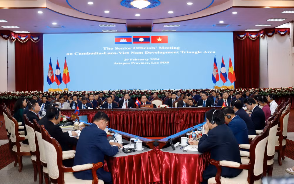 hoi nghi cap cao tam giac phat trien.jpg