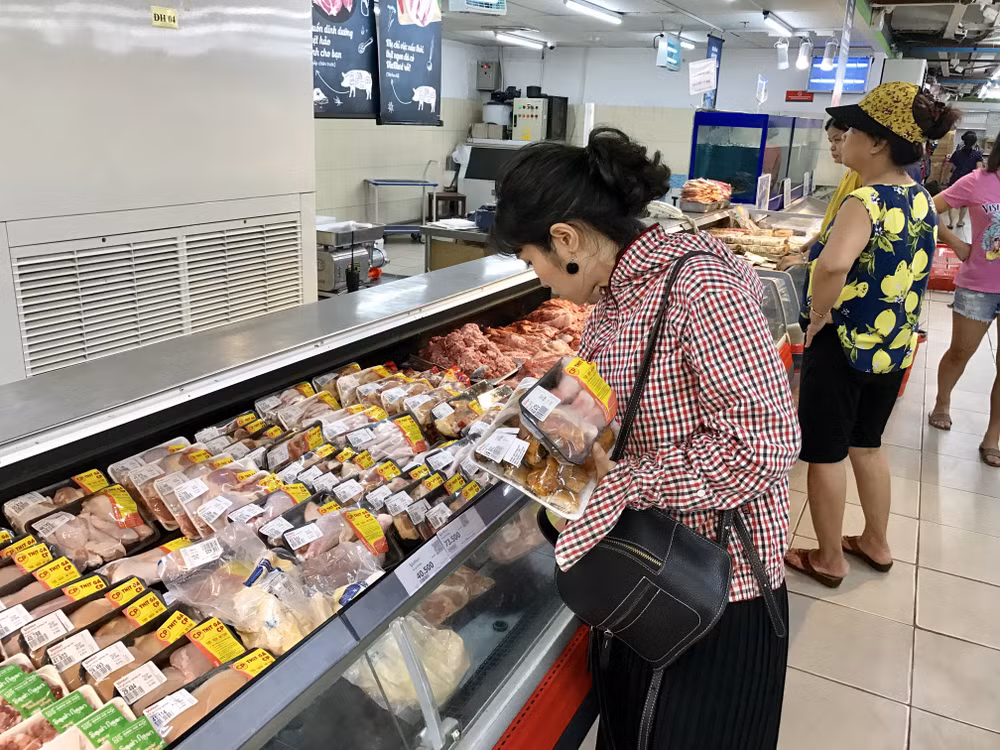 Không để căng thẳng nguồn cung, gây sốt giá thịt lợn trong dịp Tết ảnh 2