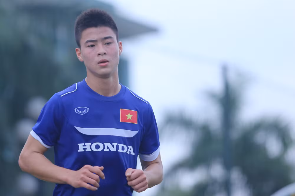 Duy Mạnh: U23 áp lực hơn, khắc nghiệt hơn U19 Việt Nam ảnh 1