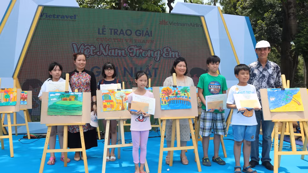 Thỏa sức sáng tạo trong cuộc thi vẽ 'Việt Nam trong em' ảnh 3