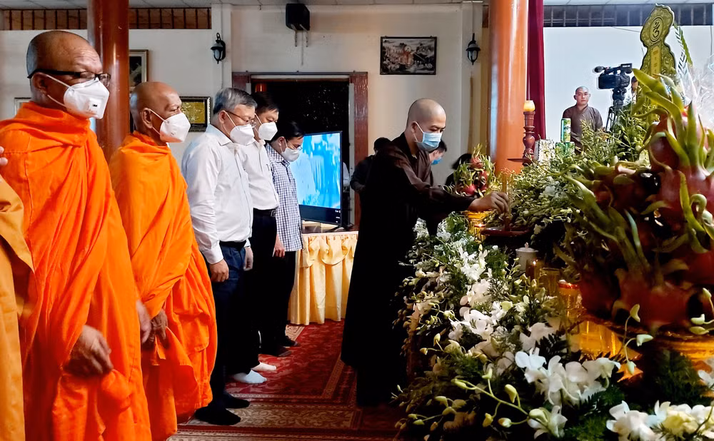 Cần Thơ tổ chức cầu siêu tưởng niệm đồng bào tử vong vì COVID-19 ảnh 1