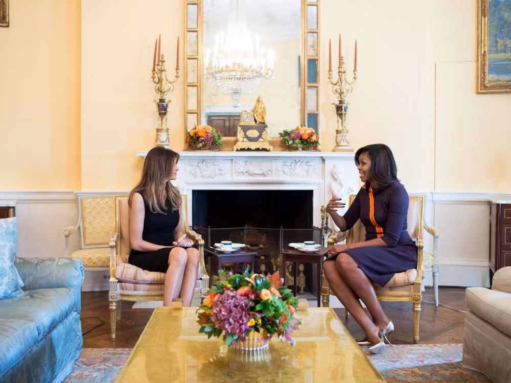 Vì sao bà Hillary Clinton và Michelle Obama mặc màu tím? ảnh 3