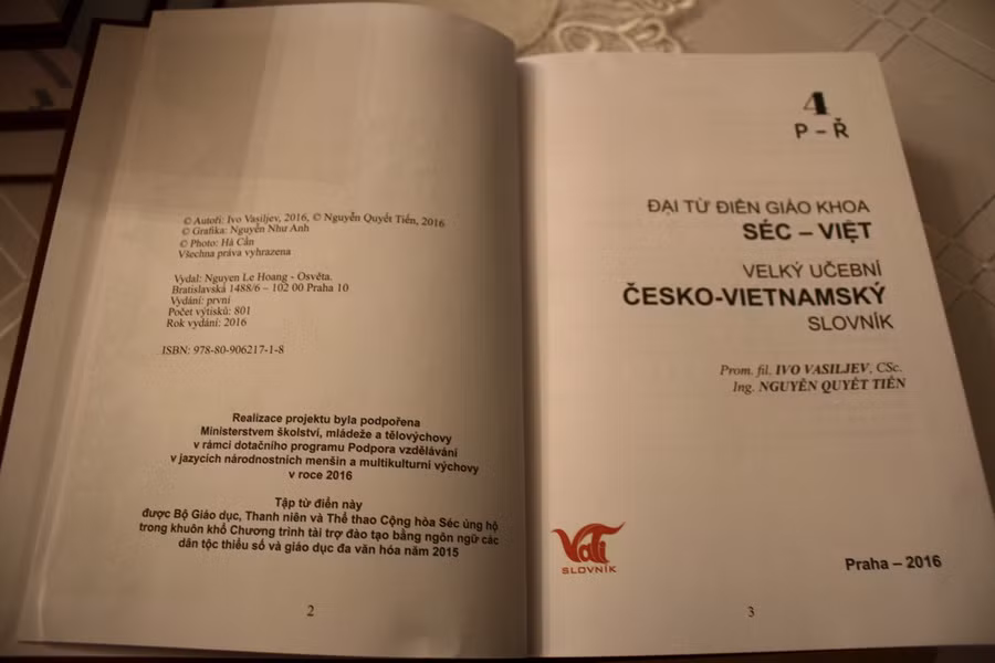 Tập 4 Đại từ điển giáo khoa Séc-Việt chính thức ra mắt bạn đọc ảnh 1