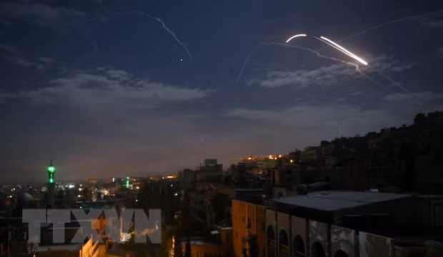Israel tấn công các cứ điểm ở Tây Nam Syria, 8 binh sỹ thiệt mạng ảnh 1