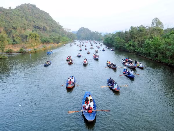 Cả nước nắng đẹp trong ngày làm việc đầu tiên sau kỳ nghỉ Tết ảnh 1