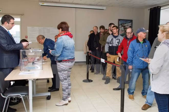 Đảng của Tổng thống Pháp Macron thắng lớn trong cuộc bầu cử Hạ viện ảnh 1