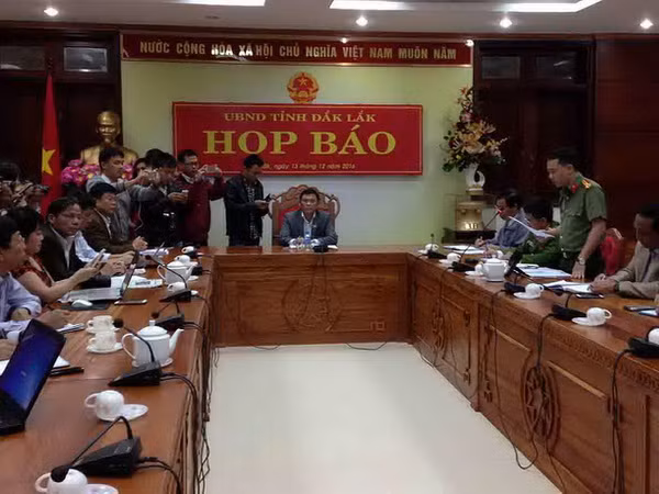 Vụ nổ ở Công an Đắk Lắk: Thăng quân hàm cho cán bộ tử vong ảnh 1