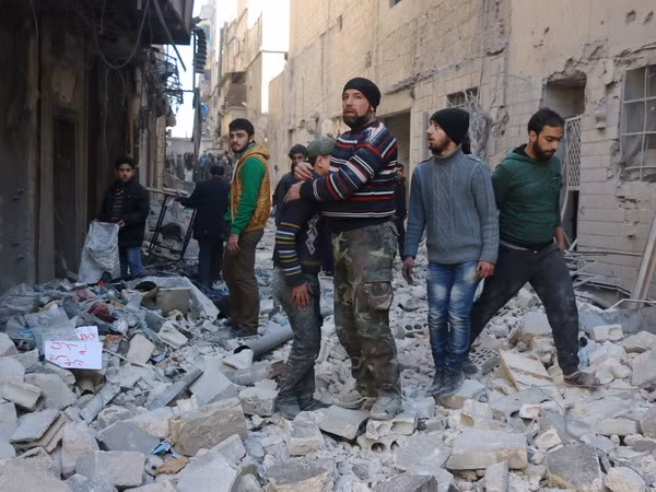 Thủ lĩnh đối lập Syria chỉ trích chiến dịch ném bom của Nga ảnh 1