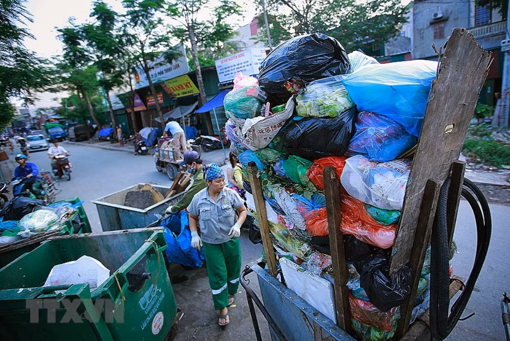 Thu tiền hỗ trợ xử lý chất thải: Giải pháp bù đắp tác động môi trường ảnh 1