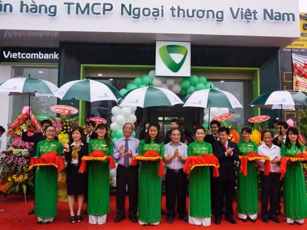 Vietcombank Phú Yên khai trương phòng giao dịch Sông Hinh ảnh 1