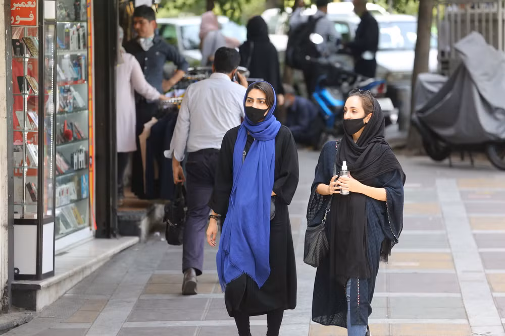 Dịch COVID-19: Iran ghi nhận số ca tử vong trên 100 người trong ngày ảnh 1