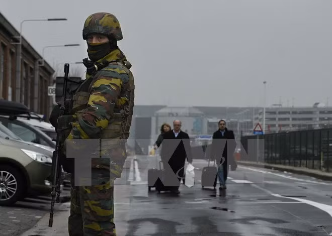 Bộ trưởng Nội vụ Bỉ đánh giá an ninh sau vụ tấn công ở Brussel ảnh 1