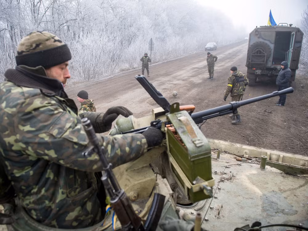 Tổng thống Pháp đánh giá cao lệnh ngừng bắn tại Ukraine ảnh 1