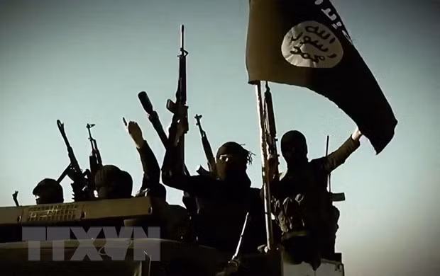 Syria đổ lỗi cho Mỹ về vụ tấn công xe buýt quân sự tại Deir Ezzor ảnh 1