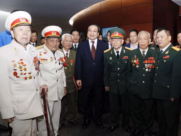 Lãnh đạo Hà Nội gặp mặt cựu chiến binh, thanh niên xung phong ảnh 1