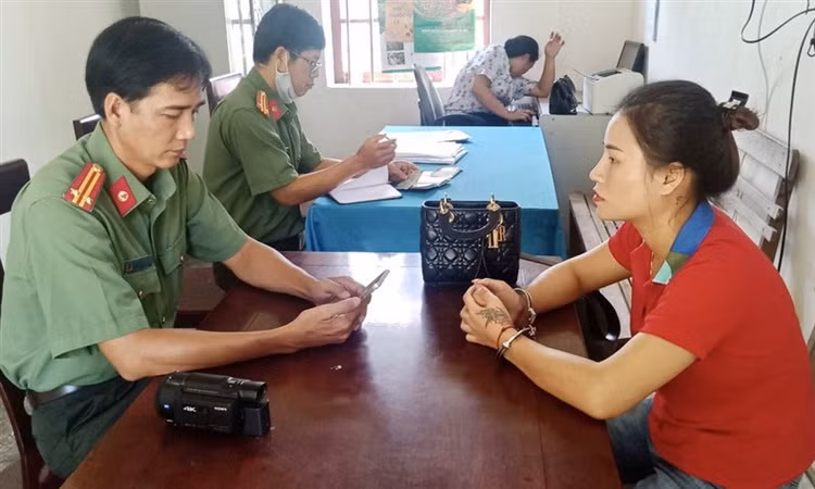 Công an tỉnh Bạc Liêu triệt phá đường dây mua bán người dưới 16 tuổi ảnh 1