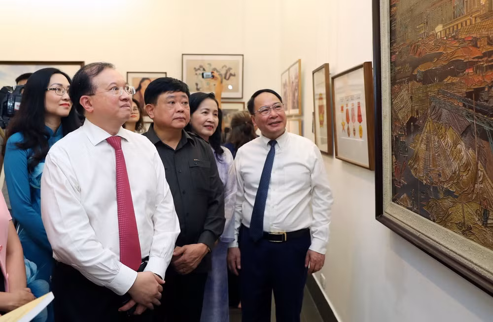 ttxvn trien lam.jpg