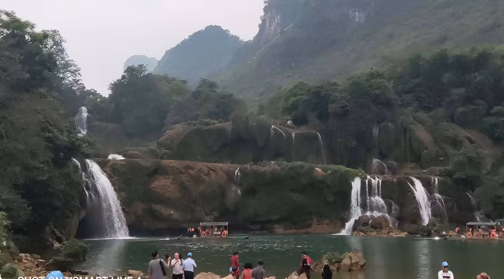 Khuyến cáo du khách lựa chọn thời gian khi tham quan thác Bản Giốc ảnh 2