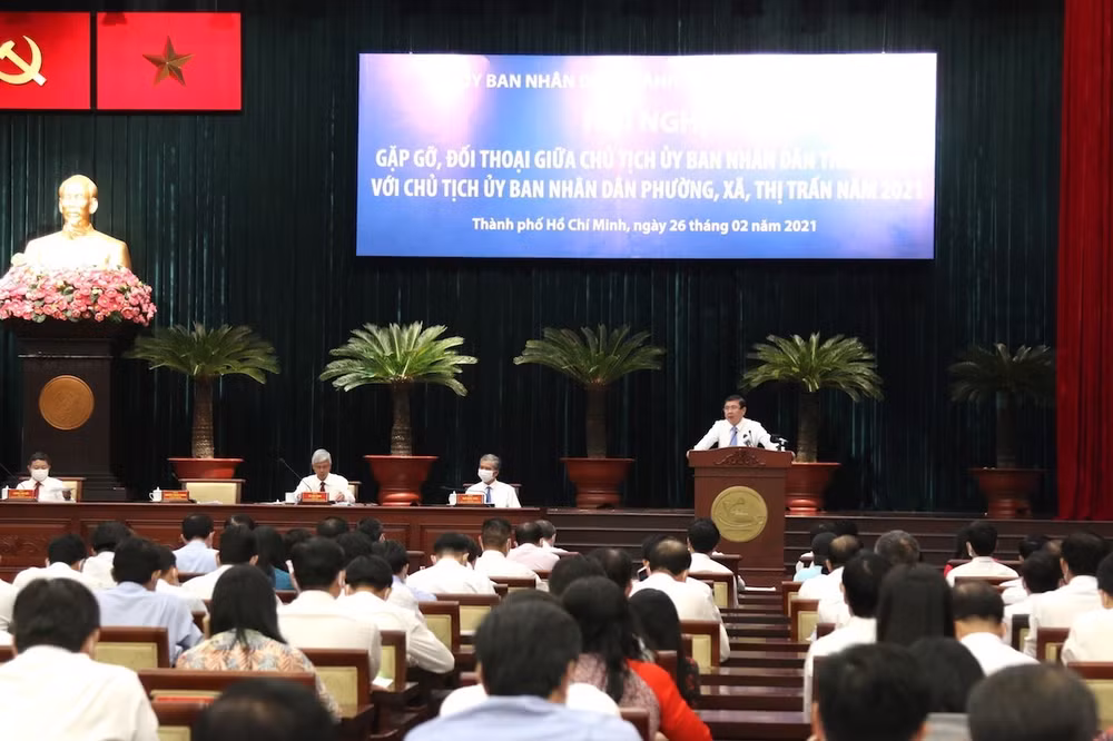 Lãnh đạo TP.HCM đối thoại với chủ tịch 312 phường, xã, thị trấn ảnh 1