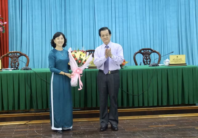 An Giang có thêm nữ Phó Chủ tịch Ủy ban Nhân dân tỉnh ảnh 1