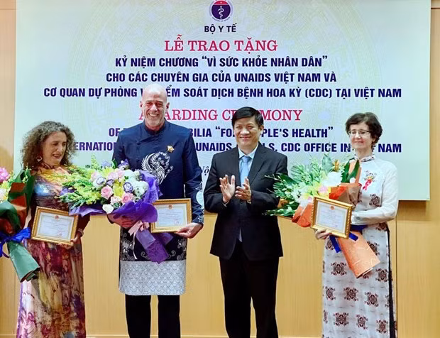 Hợp tác y tế là điểm sáng trong 25 năm quan hệ Việt Nam-Hoa Kỳ ảnh 1