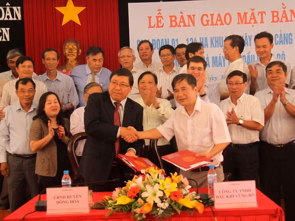 Phú Yên bàn giao đất cho chủ đầu tư dự án Vũng Rô ảnh 1