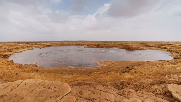 Khám phá Gaet’ale Pond, hồ nước mặn chết chóc nhất thế giới ảnh 1