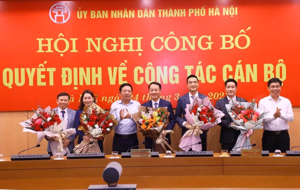 Thành phố Hà Nội điều động, bổ nhiệm nhiều cán bộ chủ chốt ảnh 2