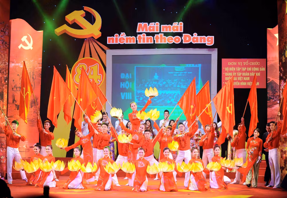 Giao lưu nghệ thuật “Mãi mãi niềm tin theo Đảng” ảnh 1