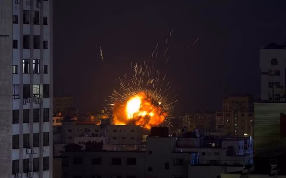Hamas phóng tên lửa, Israel điều máy bay không kích Dải Gaza ảnh 1