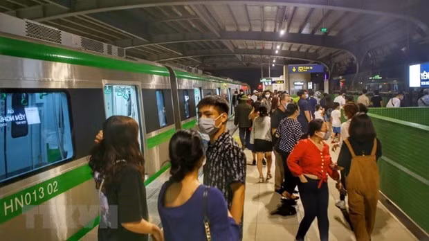 Sản lượng vận tải hành khách xe buýt, đường sắt đô thị liên tục tăng ảnh 1