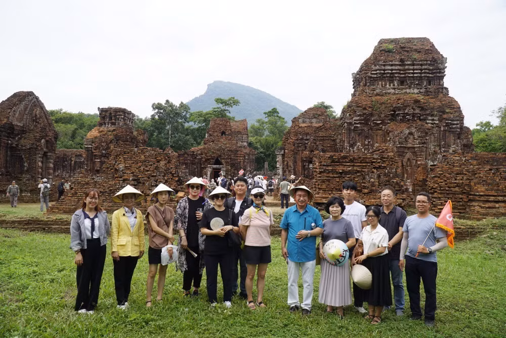 ttxvn_khach_han_quoc_27111-2.jpg