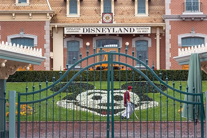 Mỹ: Công viên Disneyland tại California hoãn mở cửa trở lại ảnh 1