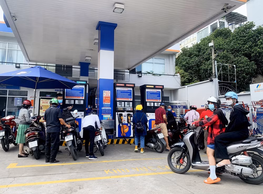 Thành phố Hồ Chí Minh còn 108 cửa hàng xăng dầu thiếu nguồn cung ảnh 1