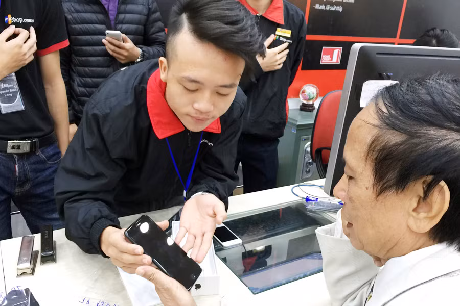 iPhone 7, iPhone 7S chính hãng đến tay người tiêu dùng Việt Nam ảnh 3